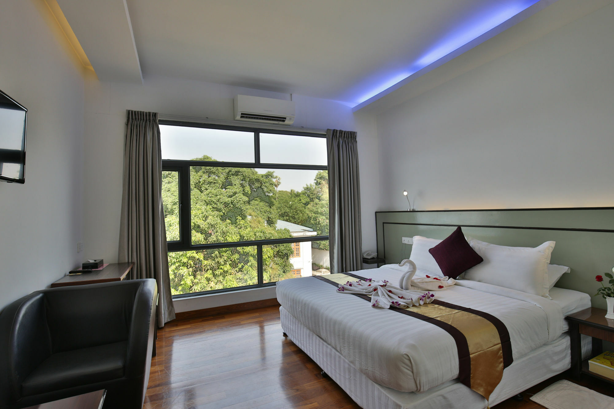Sky View Hotel Yangon Dış mekan fotoğraf